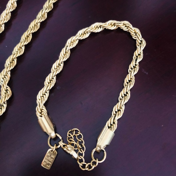 Neck on the Line Gold Rope Anklet - Picture 5 of 11